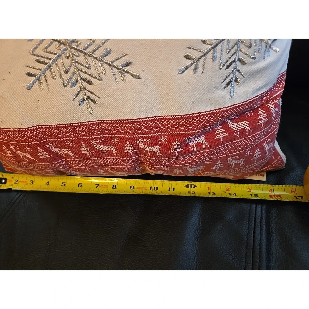Pair Christmas Holiday Decorative Throw‎ Pillow Snowflakes Reindeer 16x16